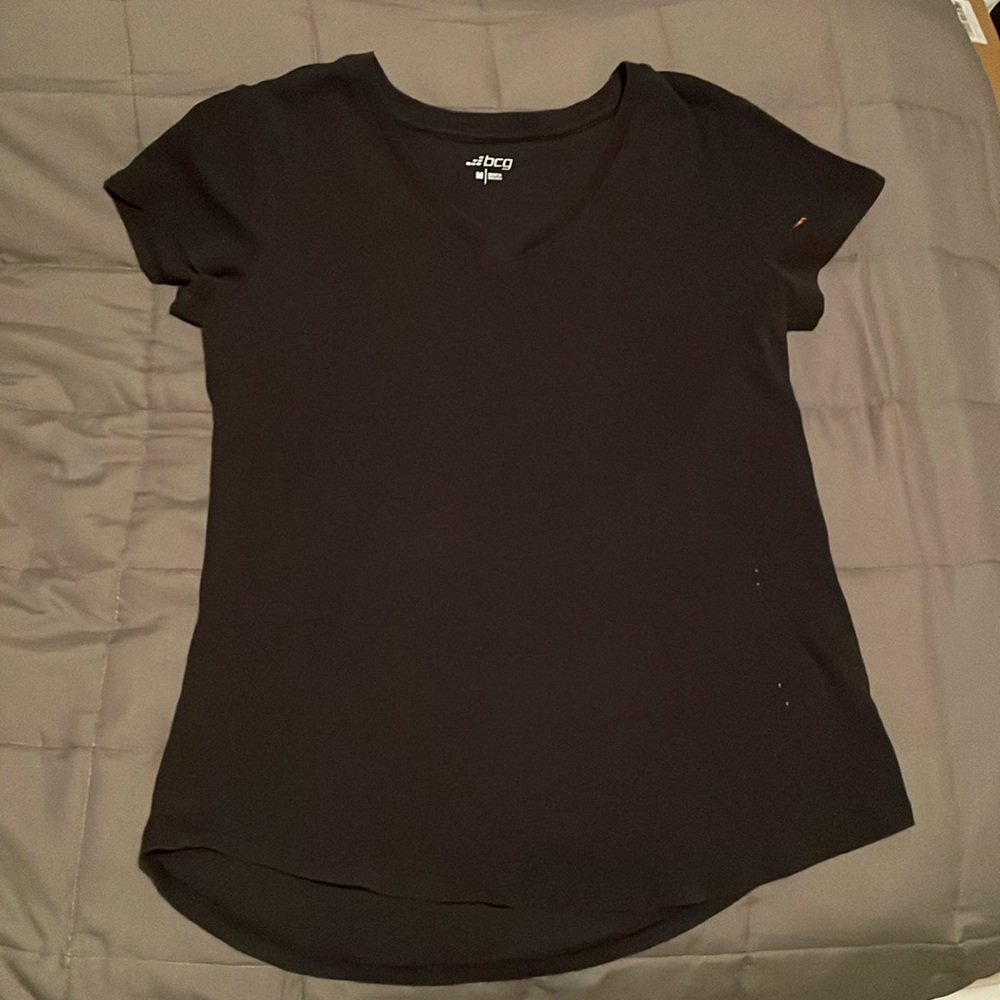 I am selling clothes from my closet to free up space and declutter